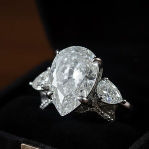 Bomb Party “I’m That Girl” Ring – Hematite, Diamond CZ Pear